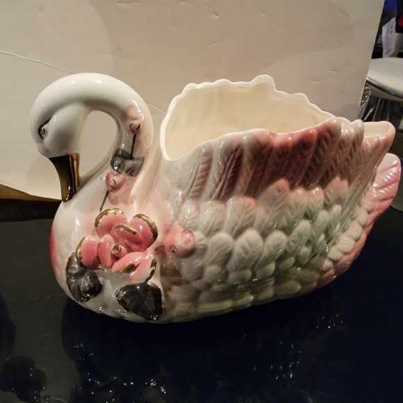 Beautiful Taiwan Made Porcelain 13" Long Swan Flowers Potter & Flowers Vase 13" - Picture 11 of 13